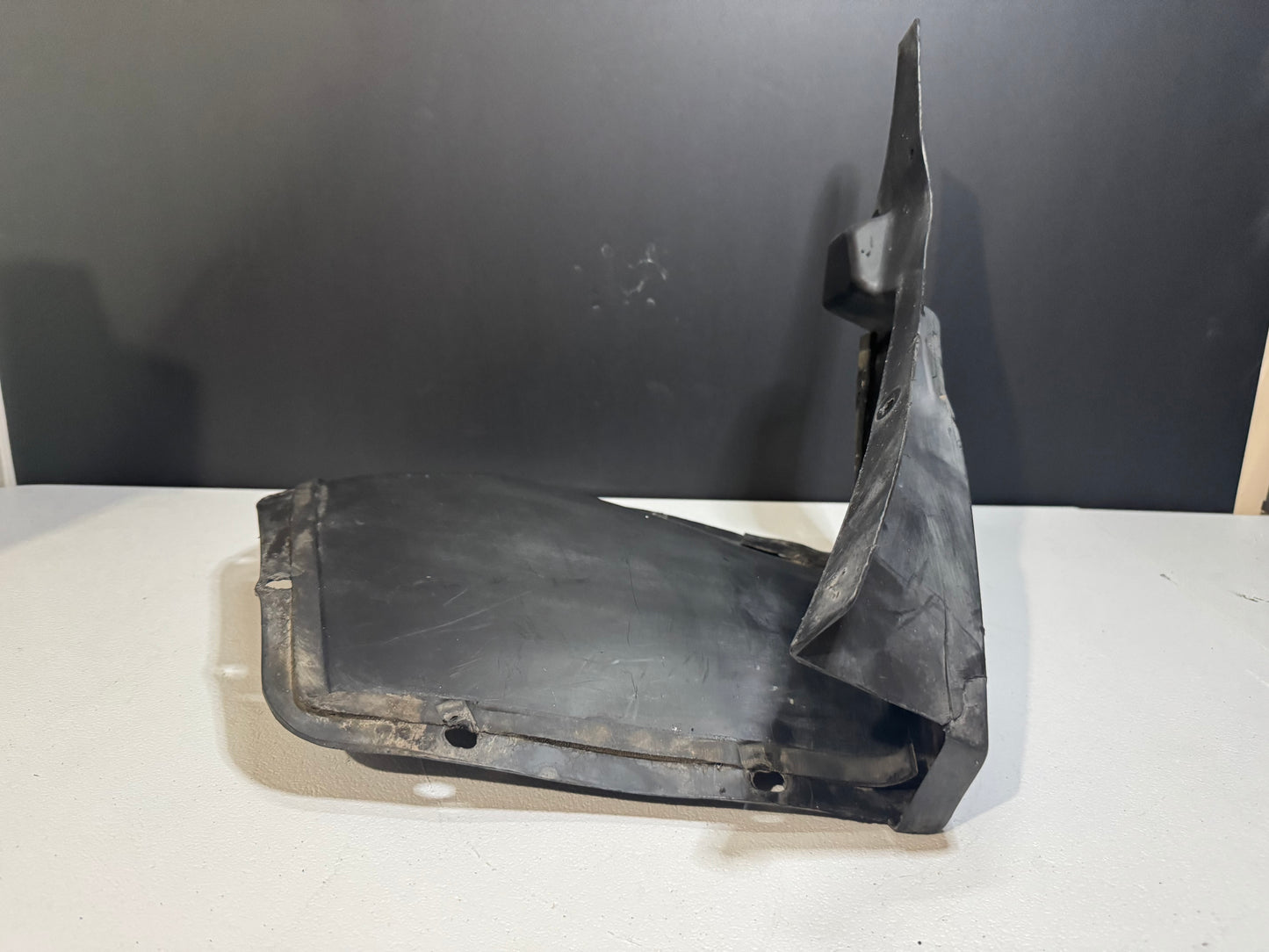 97-04 C5 CORVETTE RIGHT FRONT PASSENGER  WHEEL LINER SPLASH SHEILD OEM #K13