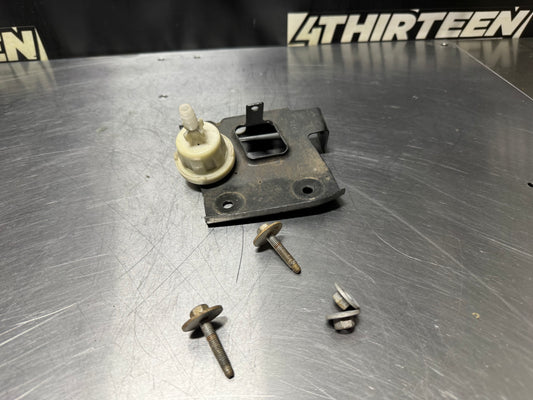1999  CORVETTE C5 RR BUMPER BRACKET OEM BMP 9078 #N171