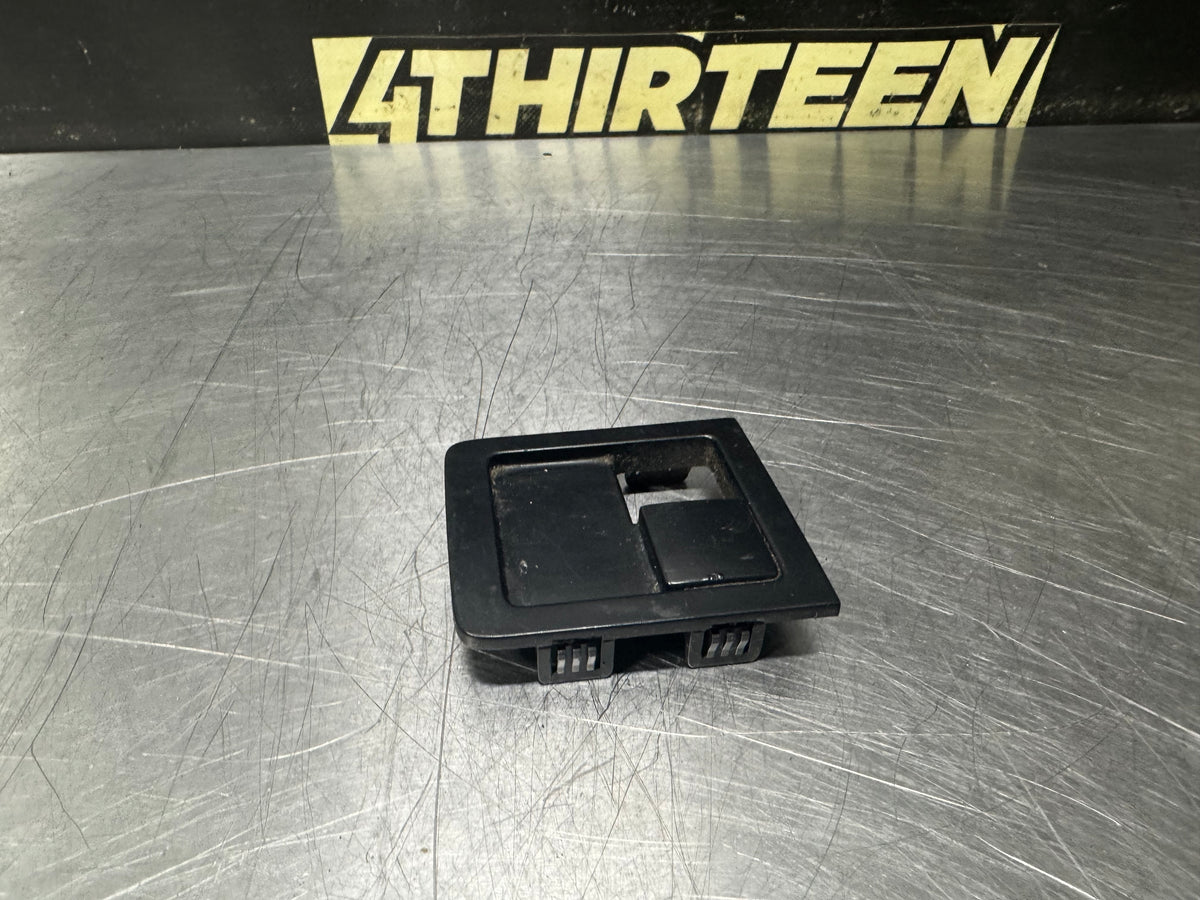 04-06 PONTIAC GTO TRACTION CONTROL SWITCH BEZEL 92111639 OEM #N946