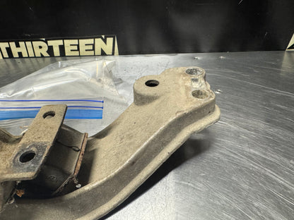 04-06 PONTIAC GTO TRANSMISSION T56 CROSSMEMBER OEM #N268