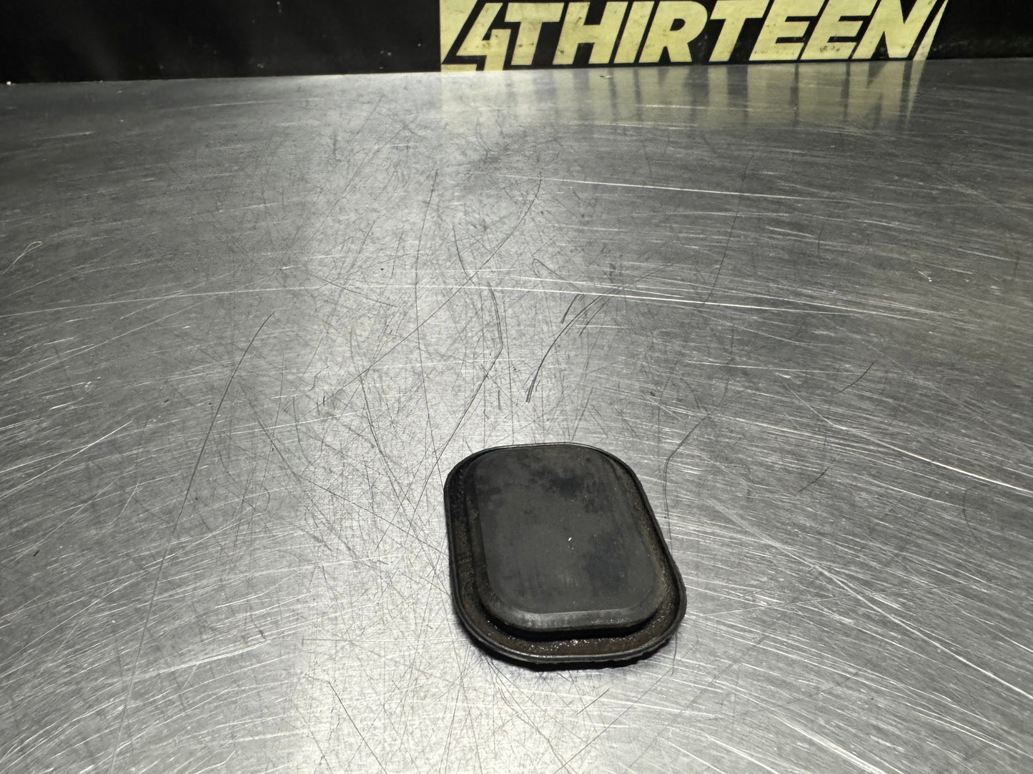 97-04 C5 CORVETTE DOOR BOTTOM ACCESS DRAIN PLUG 10283990 OEM #N582