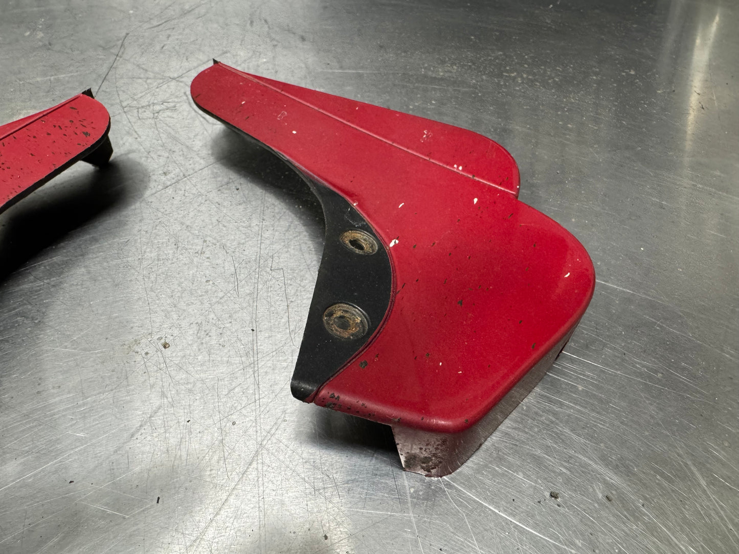2004 PONTIAC GTO SIDE SKIRT ROCKER END CAPS RED OEM #250