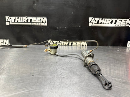 04-06 PONTIAC GTO HYDRAULIC CLUTCH MASTER CYLINDER W/RESERVOIR AND LINES #L458