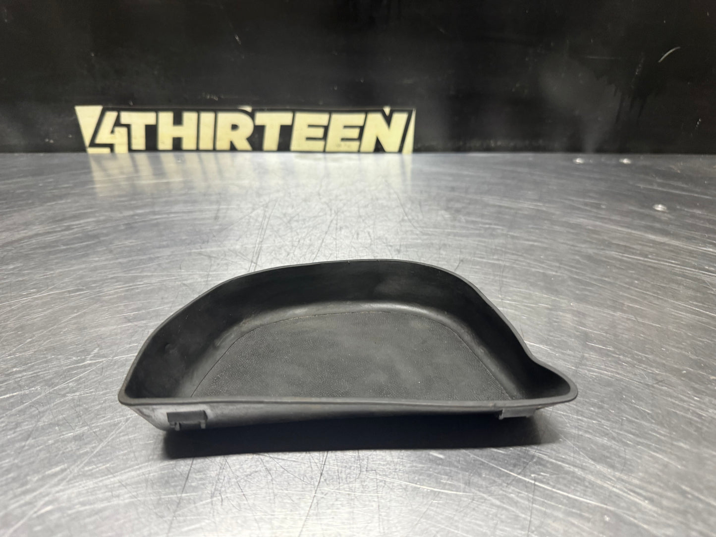 04-06 PONTIAC GTO CENTER CONSOLE RUBBER TRAY LINER #N411