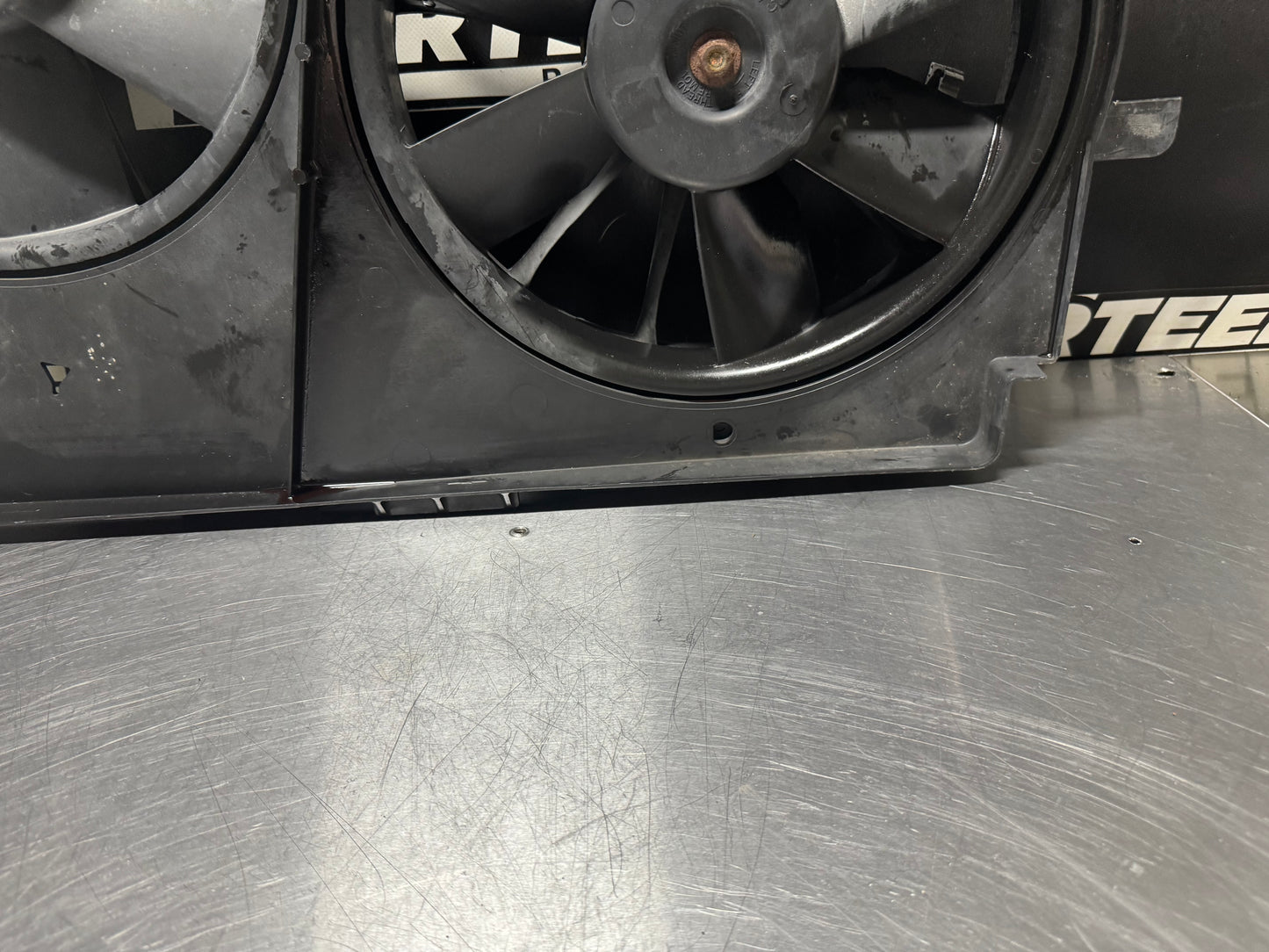 97-04 C5 CORVETTE DUAL RADIATOR FAN W/ SHROUD OEM #N206