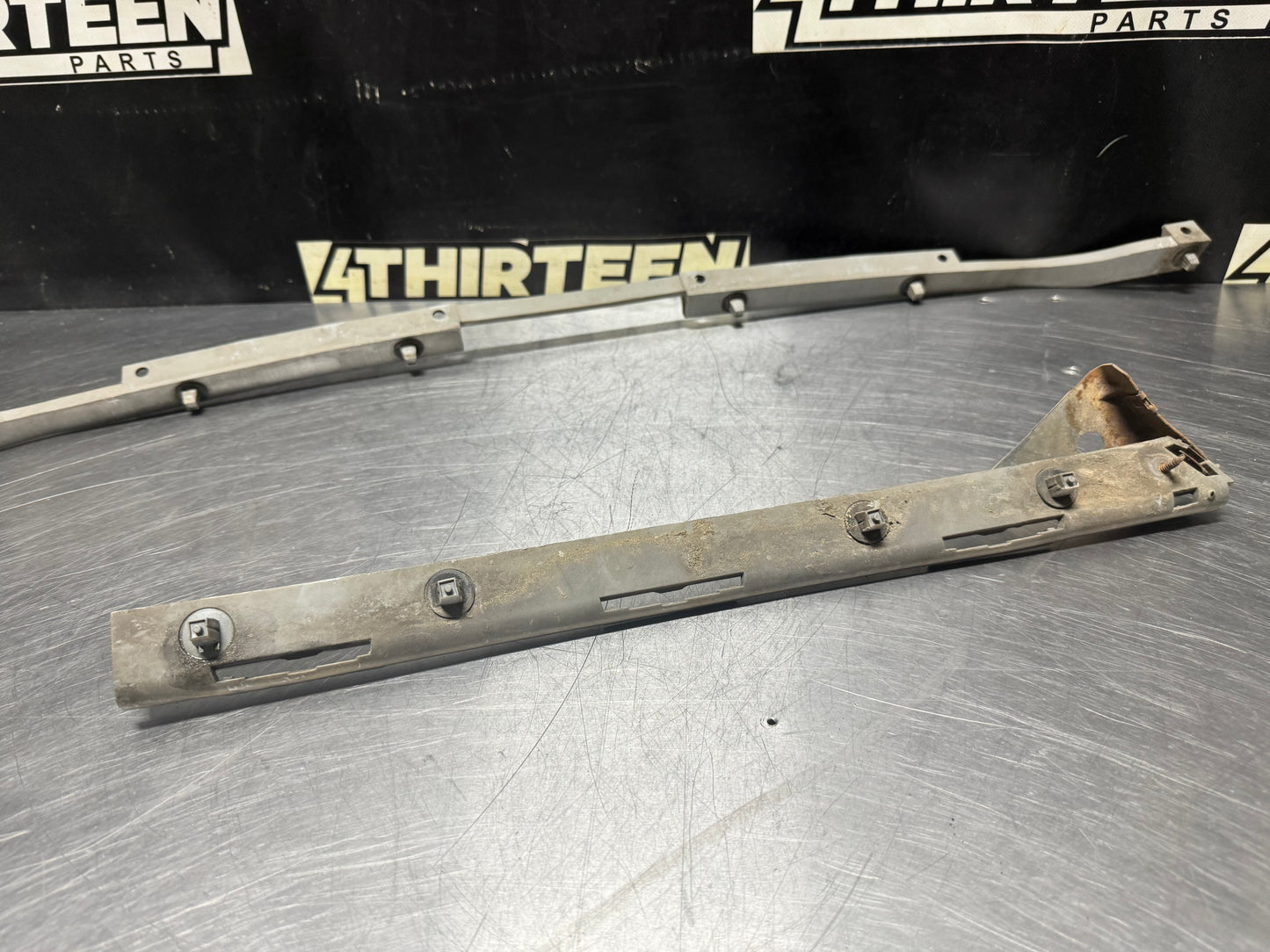 04-06 PONTIAC GTO UPPER REAR BUMPER BRACKET SET OEM #N305