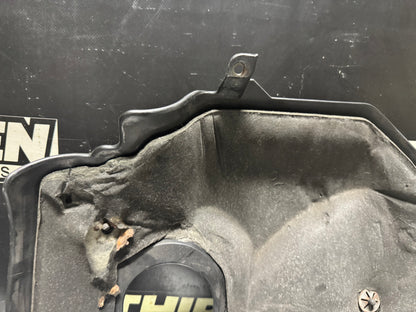 03-06 CHEVY TAHOE LEFT SIDE ENGINE INTAKE MANIFOLD COVER 12574573 OEM #N552