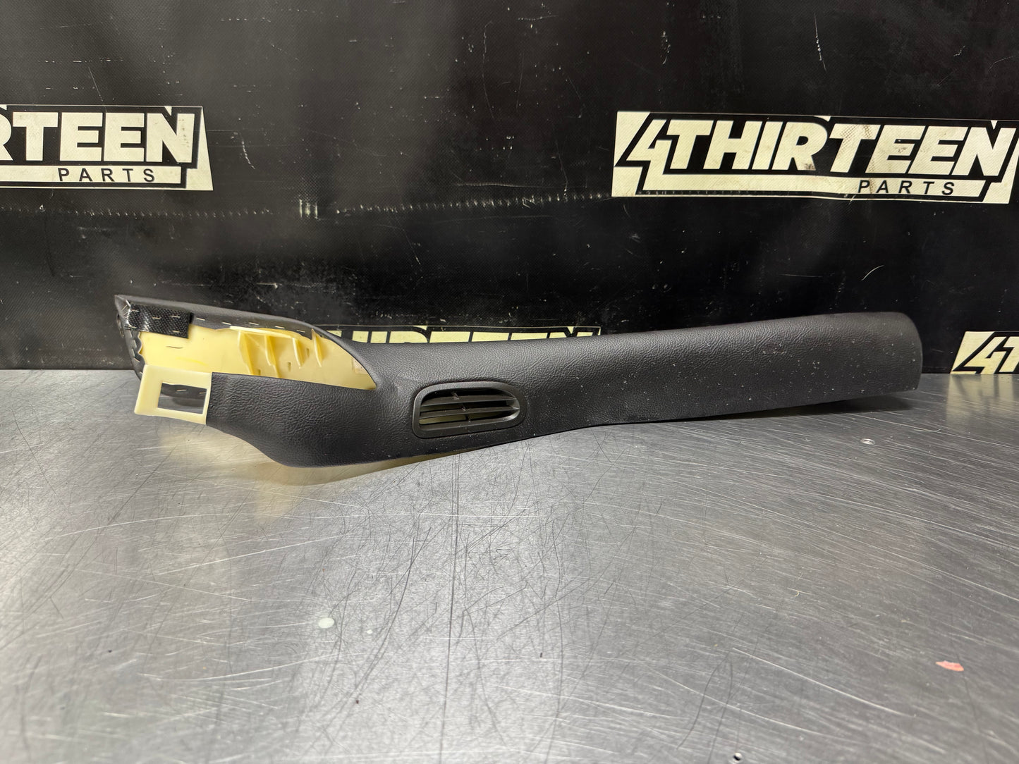 05-13 C6 CORVETTE A-PILLAR TRIM PANEL MOLDING RH #N792