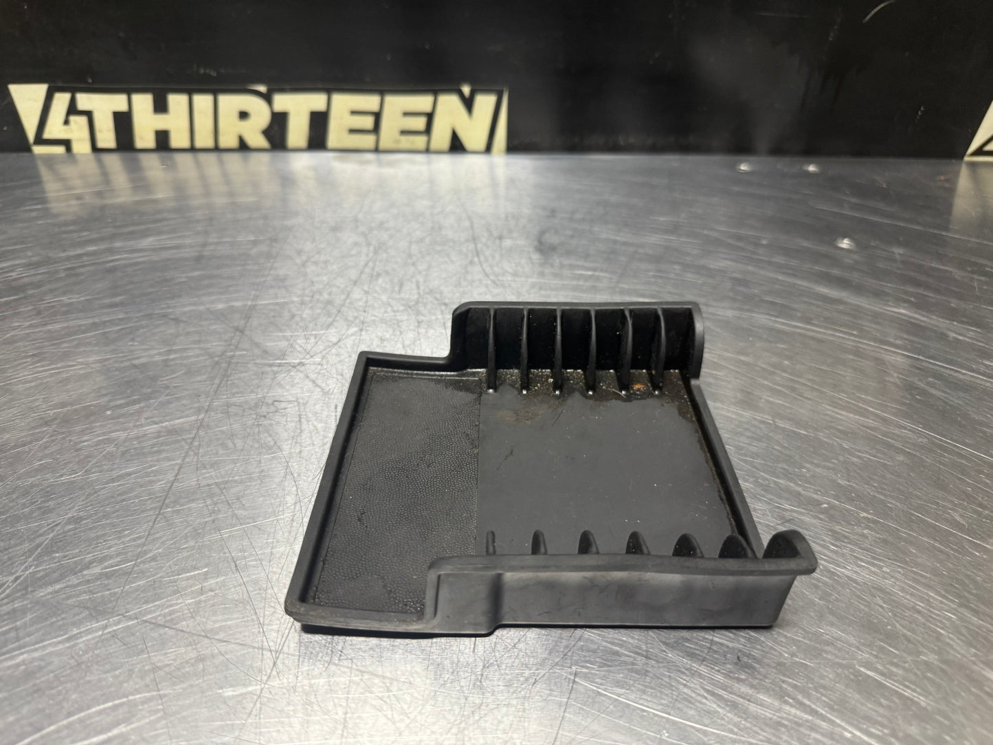 04-06 PONTIAC GTO CENTER CONSOLE RUBBER INSERT 92084794 OEM #N409