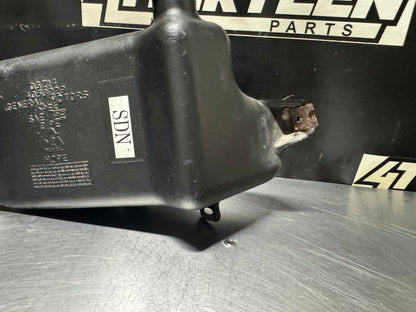2004-2006 PONTIAC GTO WINDSHIELD WASHER AND PUMP RESERVOIR 4053229 OEM #N323