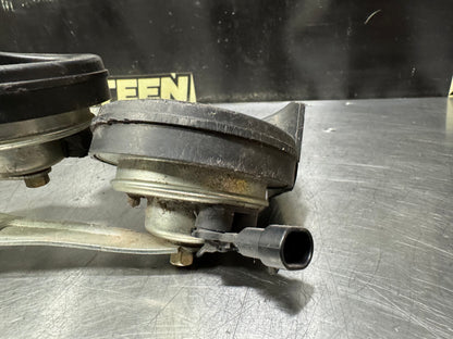 97-04 CORVETTE C5 OEM GM HORN SET #N840