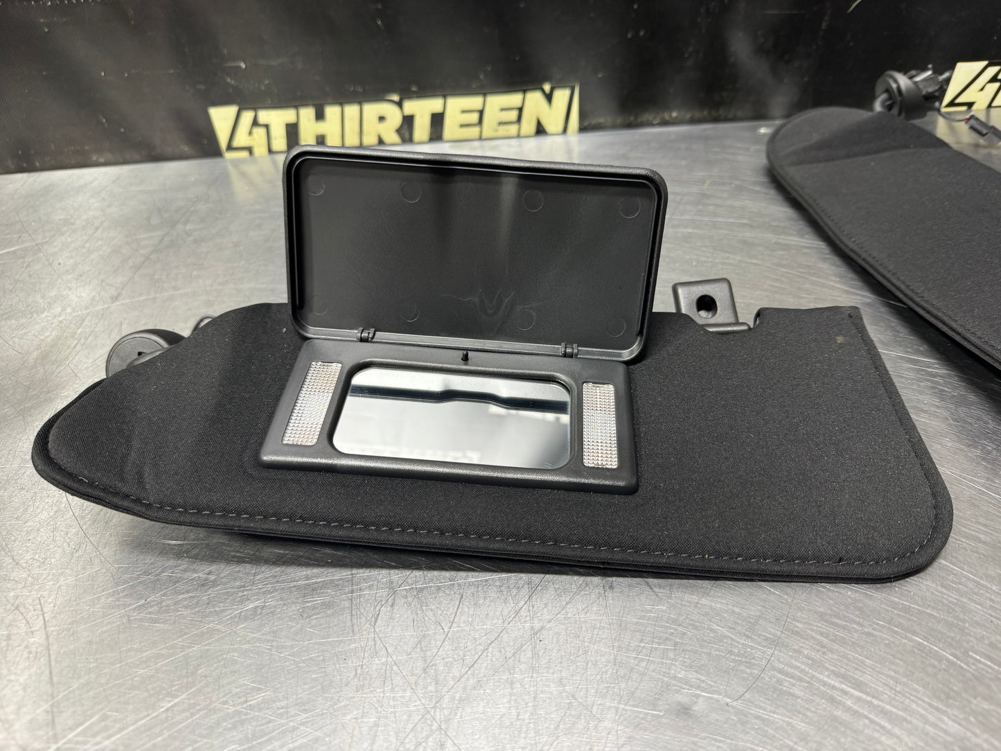 05-13 C6 CORVETTE SUNVISOR LIGHTED VANITY MIRROR PAIR