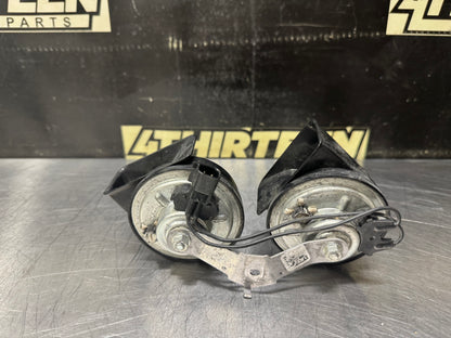 2015 FORD MUSTANG GT FACTORY DUAL HORNS WITH BRACKET OEM #V11