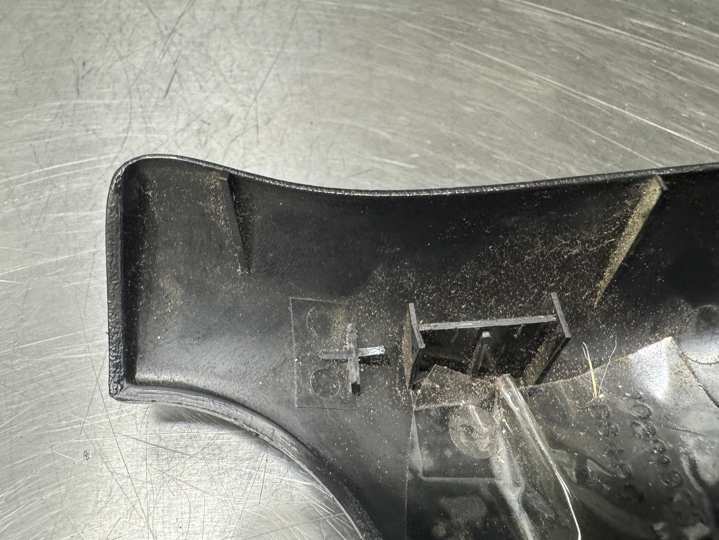 97 - 04 CORVETTE C5 OEM KNEE BOLSTER UPPER MOUNTING TRIM 10281975 OEM #N324