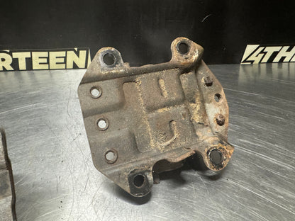 98-02 CHEVROLET CAMARO LS1 MOTOR MOUNT CORE PAIR OEM #N314