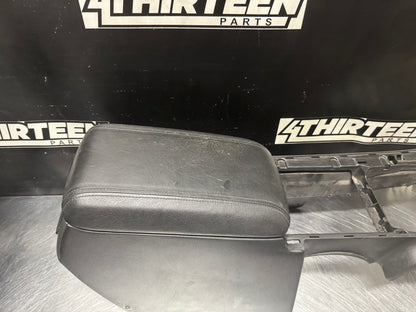 04-06 PONTIAC GTO CENTER CONSOLE ASSEMBLY WITH ARMREST OEM #N312