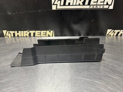 04-06 PONTIAC GTO UNDER HOOD FUSE BOX LID 92169852 OEM #N258