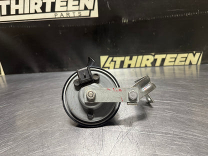 04-06 PONTIAC GTO LH DRIVER SIDE HORN OEM #N683