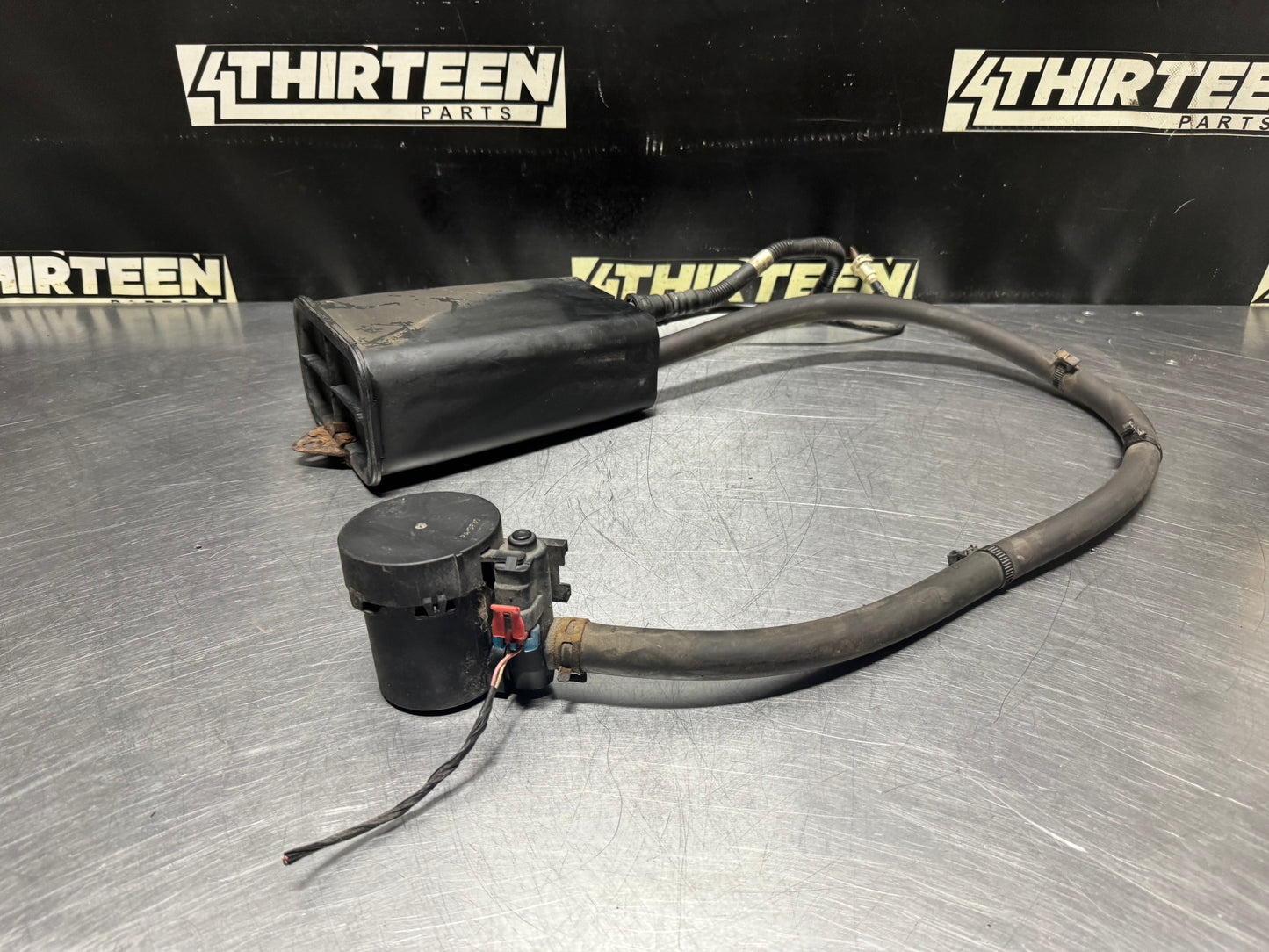 2004 PONTIAC GTO EVAP ASSEMBLY CHARCOAL CANISTER OEM #N543