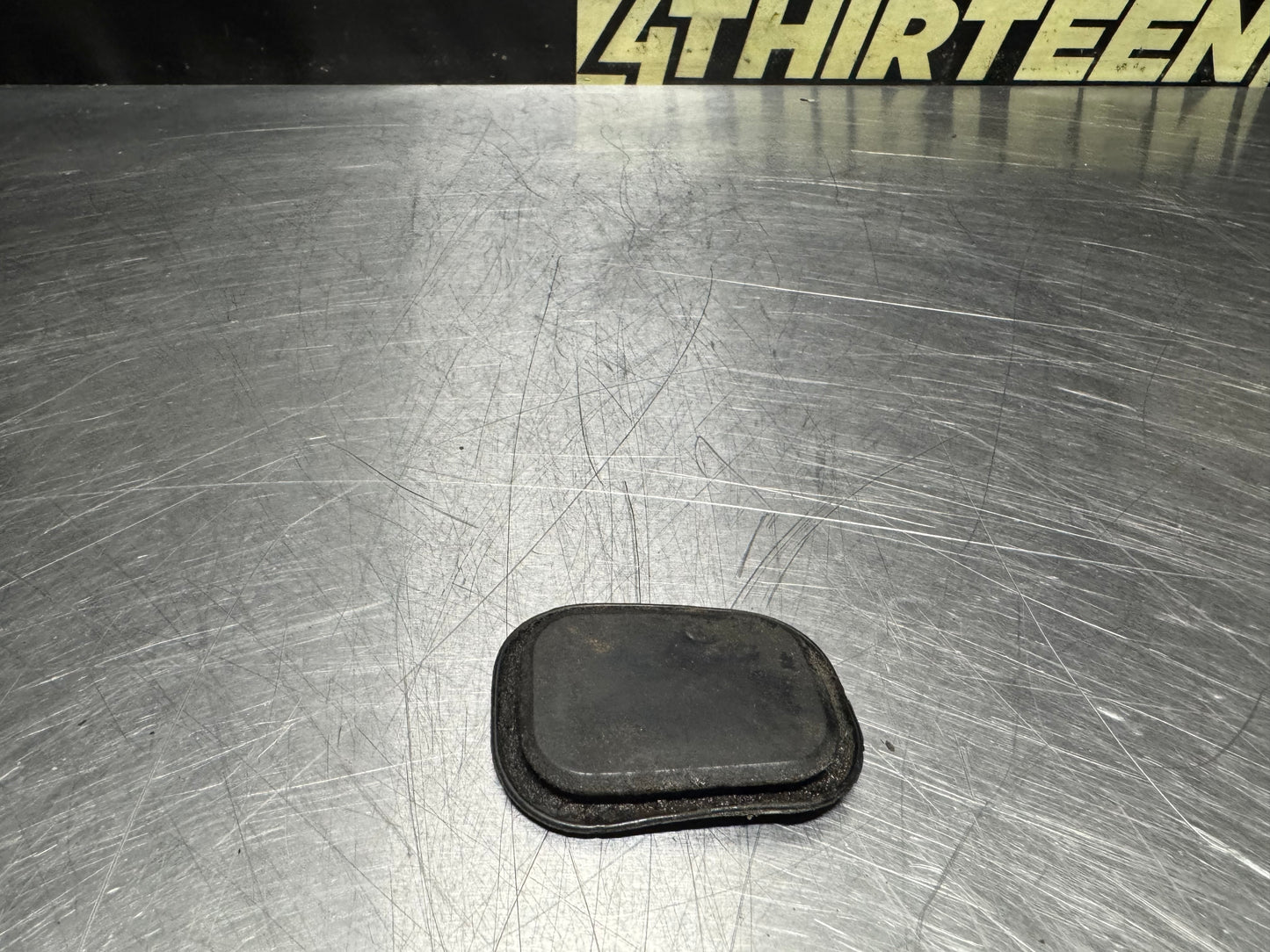 97-04 C5 CORVETTE DOOR BOTTOM ACCESS DRAIN PLUG 10283990 OEM #N581