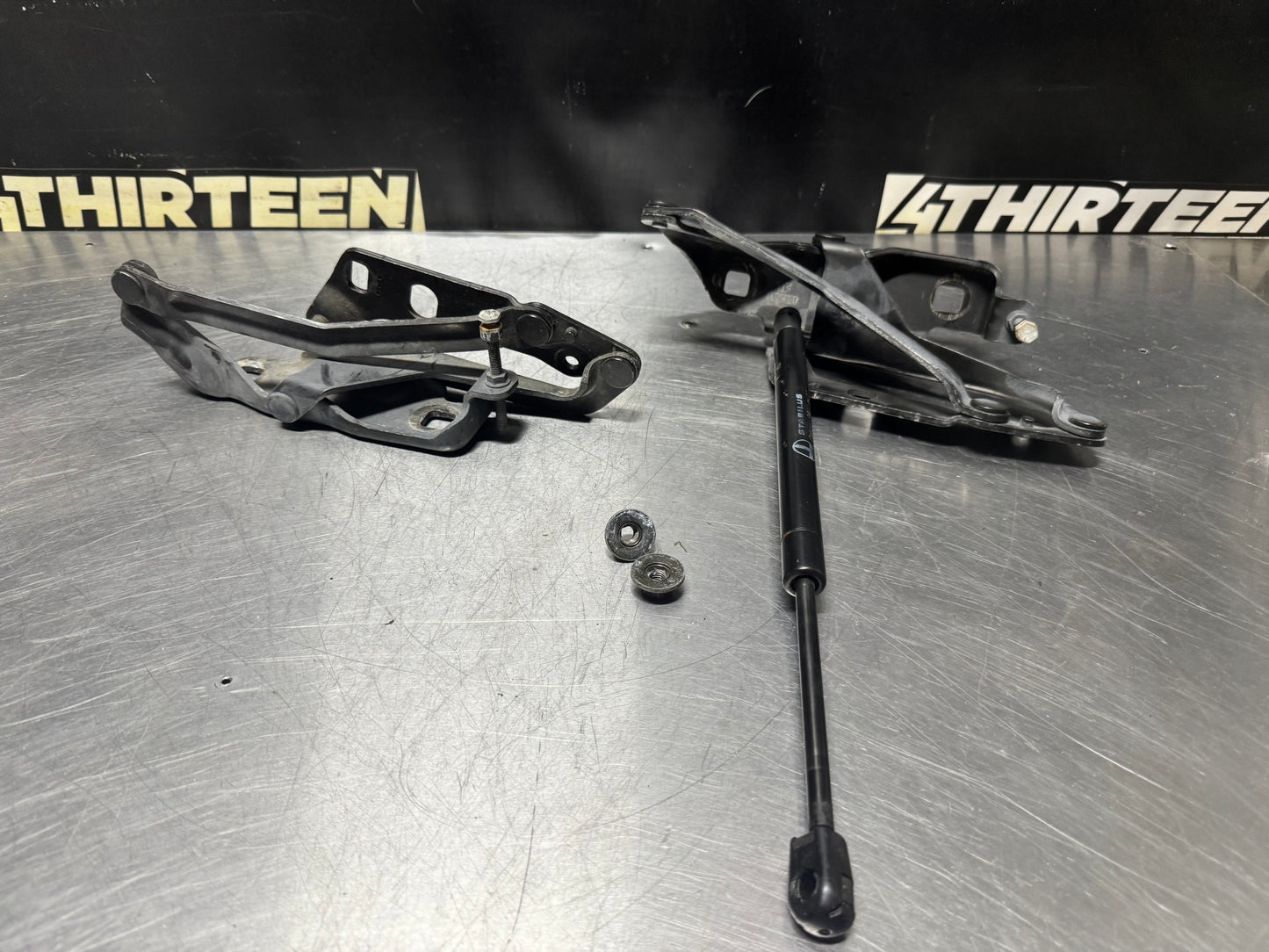 1997 - 2004 CORVETTE C5 RH LH HOOD HINGES OEM #N112