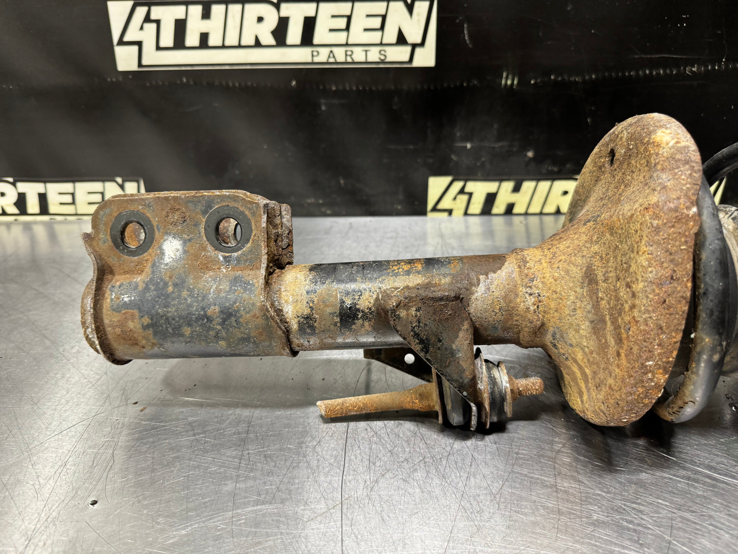 04 PONTIAC GTO LH DRIVER SIDE STRUT ASSEMBLY OEM #N697