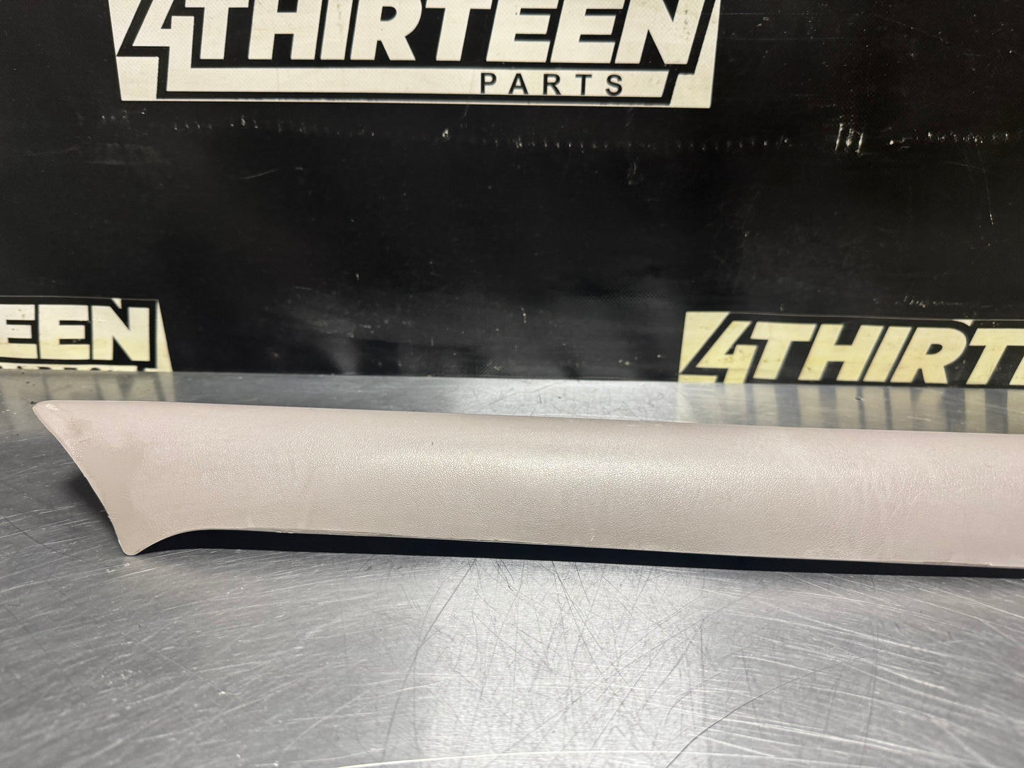 1997-2004 C5 CORVETTE DRIVER SIDE DOOR SILL KICK PANEL LH SHALE 10247091 #N404