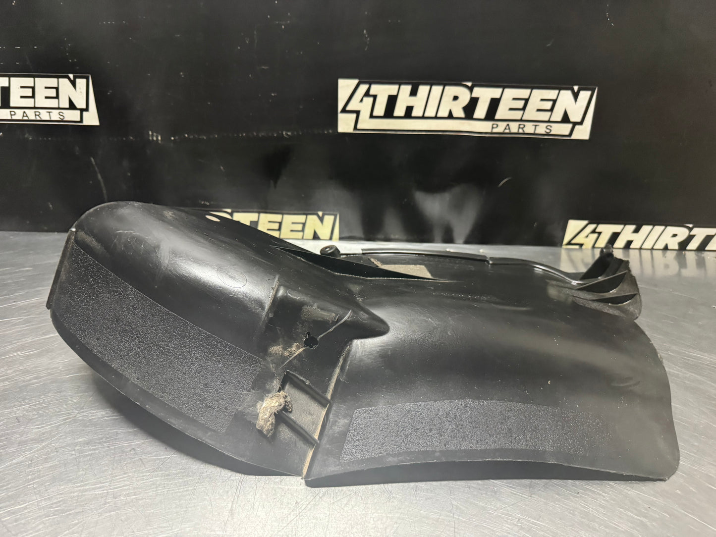 2004 PONTIAC GTO RH REAR FENDER LINER OEM 92161486 #N319