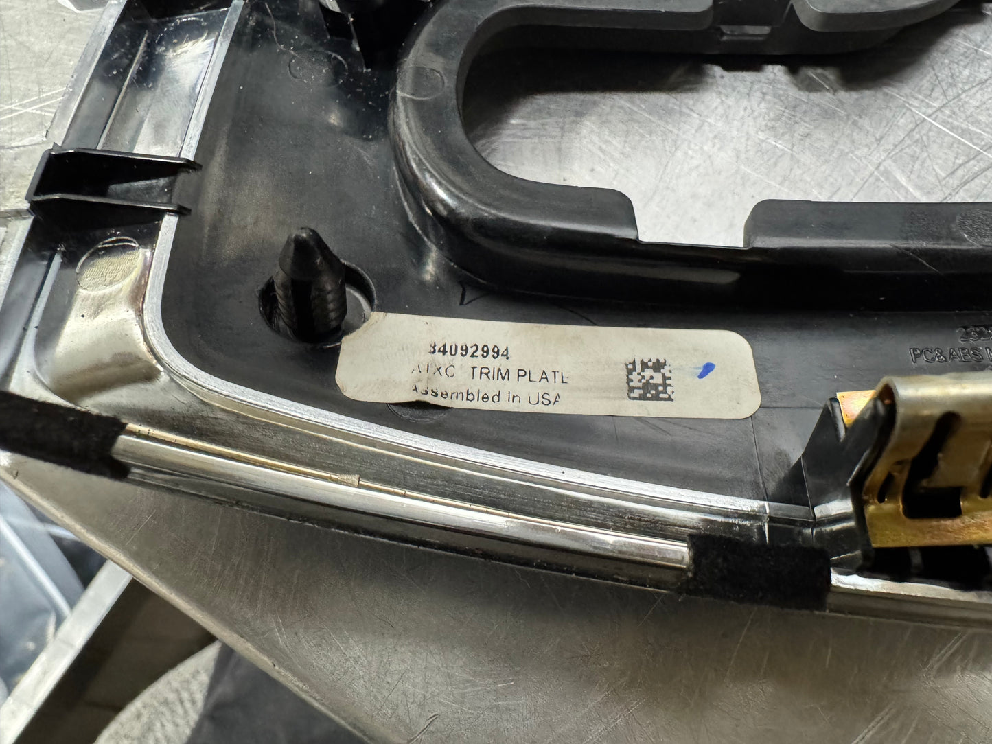 2019 CAMARO SS AUTOMATIC SHIFTER BEZEL TRIM OEM   #N752