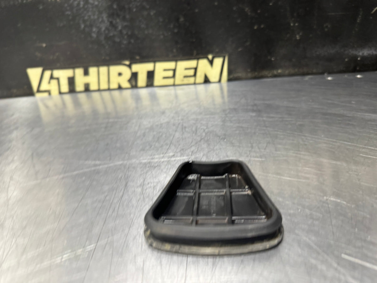 97-04 C5 CORVETTE TORQUE TUBE INSPECTION COVER PLUG 12551987 OEM #X32