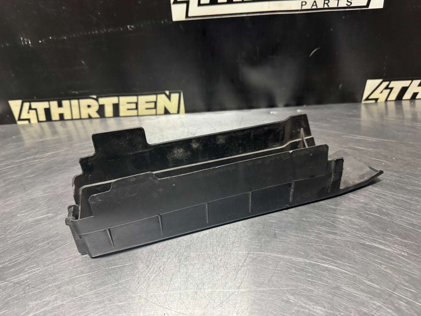 04-06 PONTIAC GTO UNDER HOOD FUSE BOX LID 92169852 OEM #N258