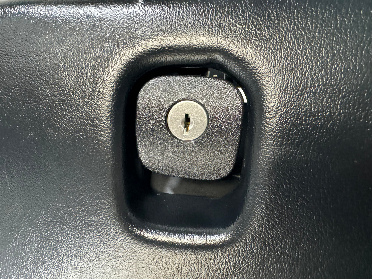 1997-2004 C5 CORVETTE OEM GLOVE BOX BLACK #L446