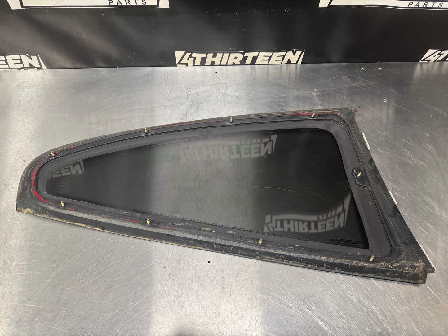 04-06 PONTIAC GTO REAR QUATER WINDOW DRIVER SIDE LH #L370