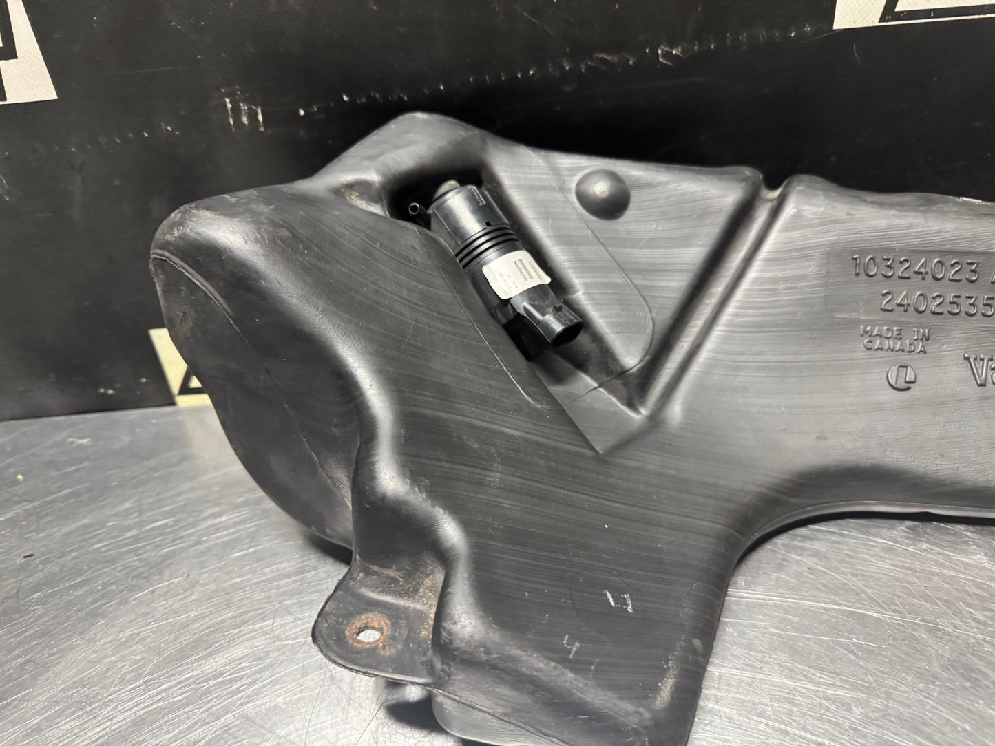 97-04 C5 CORVETTE WINDSHIELD WASHER FLUID RESERVOIR OEM 24025355 USED #N293