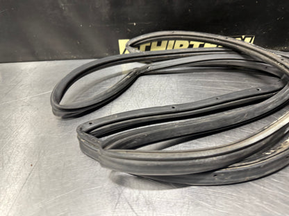 04-06 PONTIAC GTO LH DRIVER DOOR SILL WEATHER STRIP SEAL OEM #N939