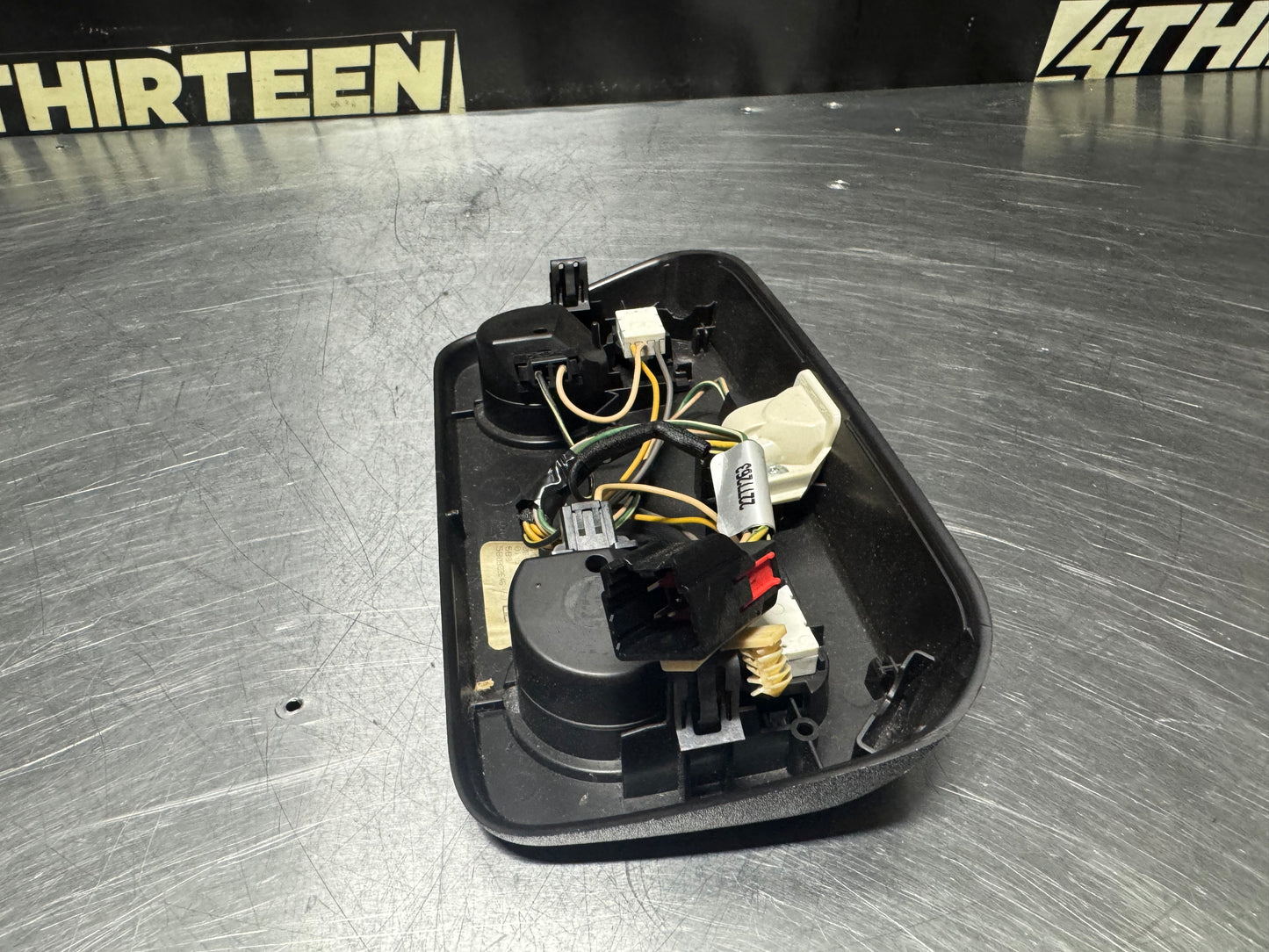 10-14 FORD MUSTANG OVERHEAD DOME LIGHT OEM #N420