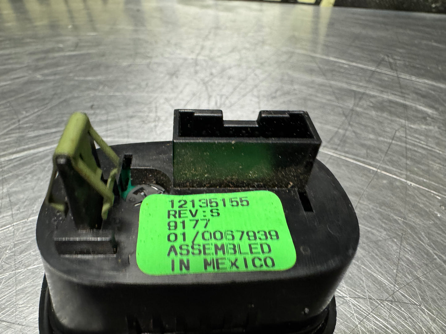97-04 C5 CORVETTE FOG LIGHT TRUNK RELEASE BUTTON SWITCH 12135155 USED OEM #N775