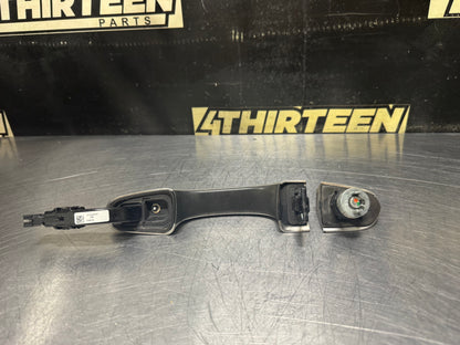 18-23 FORD MUSTANG GT LH DRIVER SIDE EXTERIOR DOOR HANDLE SILVER OEM #V20