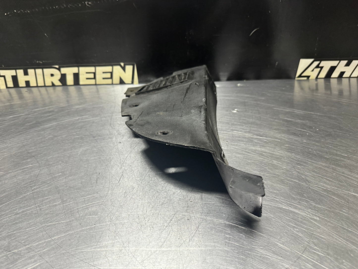 1997-2004 C5 CORVETTE RH PASSENGER SPLASH SHIELD 10333648 USED OEM #N264