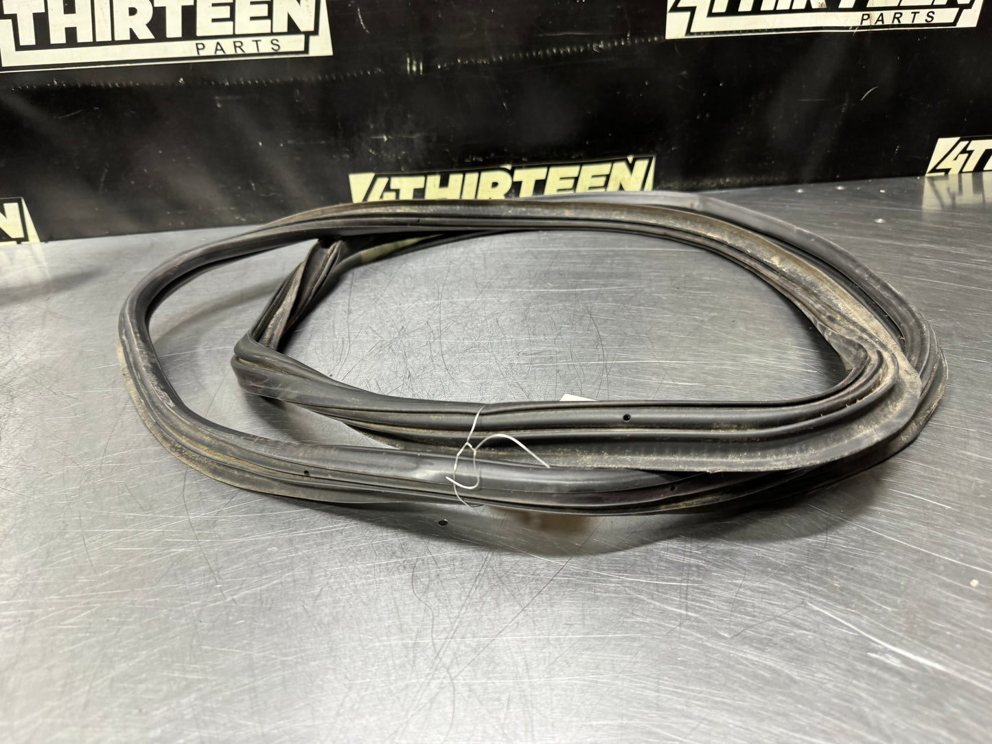 04-06 PONTIAC GTO TRUNK SEAL WEATHER STRIP OEM #N716