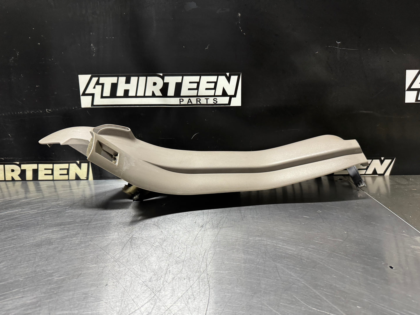 97-04 CORVETTE C5 LH B PILLAR TRIM 10258545 OEM #N167