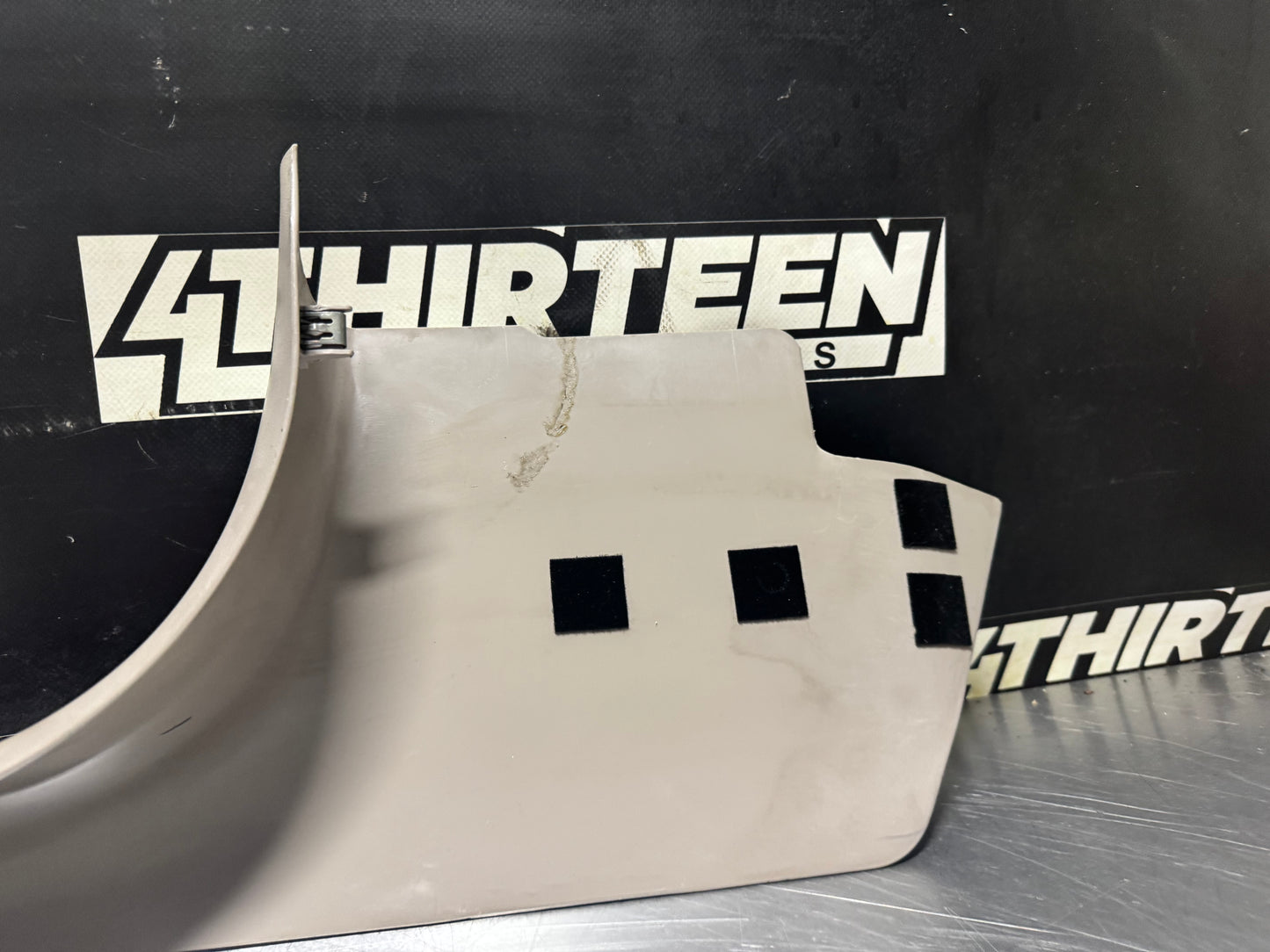 97-04 C5 CORVETTE PASSENGER SIDE DOOR SILL KICK PANEL RH SHALE OEM #N468