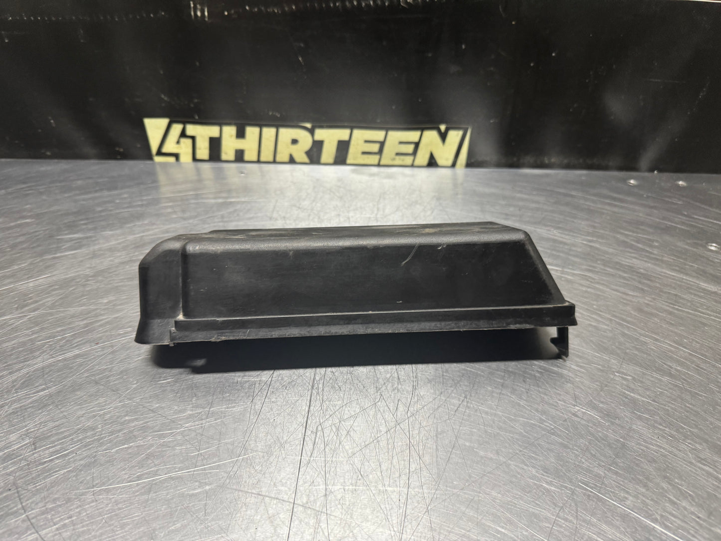 2004 PONTIAC GTO PCM BRACKET COVER 92117908 OEM #N572