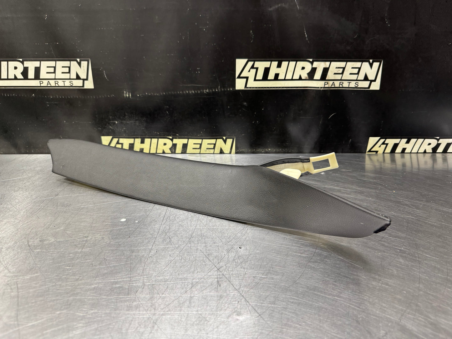 05-13 C6 CORVETTE A-PILLAR TRIM PANEL MOLDING RH #N792