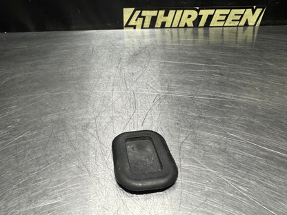 97-04 C5 CORVETTE DOOR BOTTOM ACCESS DRAIN PLUG 10283990 OEM #N582