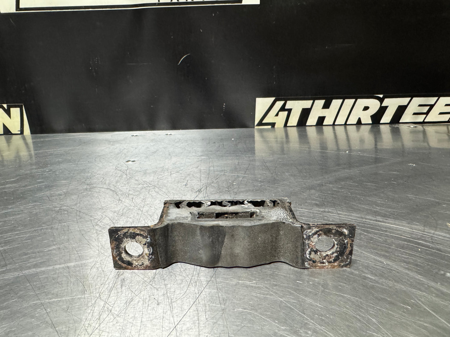 1997-2004 C5 CORVETTE REAR RUBBER EXHAUST HANGER #N166