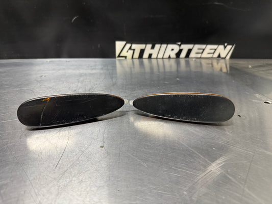 04-06 PONTIAC GTO FRONT BUMPER SIDE MARKERS OEM #N85