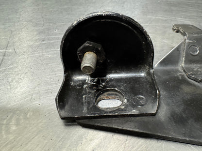 97-04 CORVETTE C5 HOOD BUMP STOP BRCKET RIGHT USED #N870
