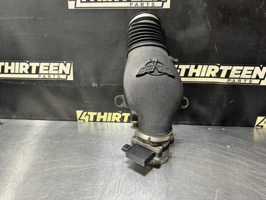 97-04 C5 CORVETTE AIR INTAKE BRIDGE W/ MAF OEM #N914
