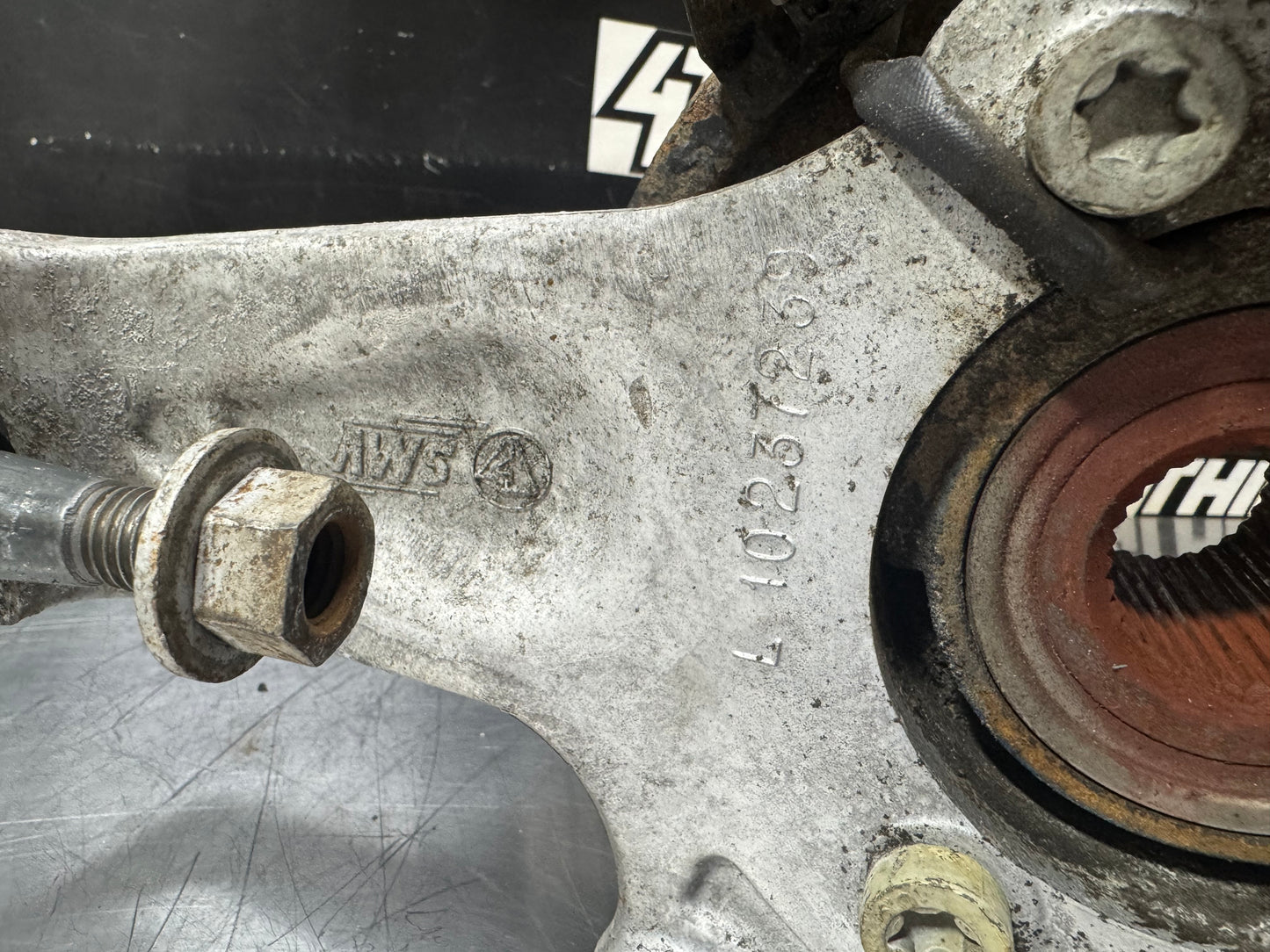 1997-2004 CORVETTE C5 RIGHT REAR SPINDLE KNUCKLE HUB OEM #N71